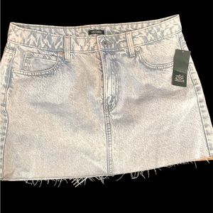 BNWT- Wild fable Light washed denim mini skirt